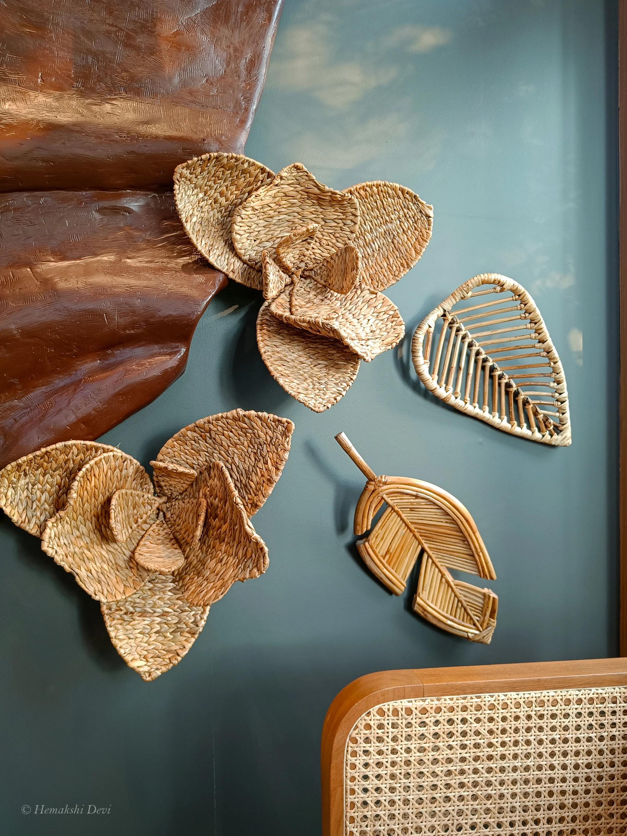 Cane leaf detail within the reception fibre installation